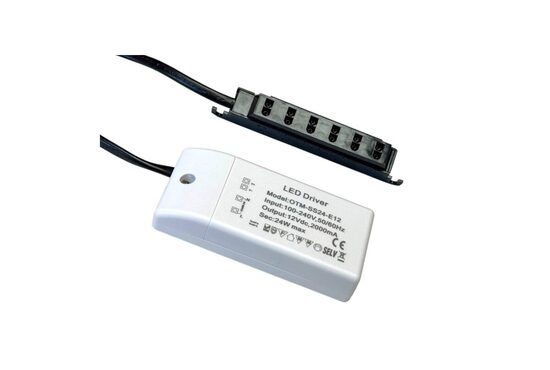 Barošanas bloks ar 6-vietīgu sadalītāju 