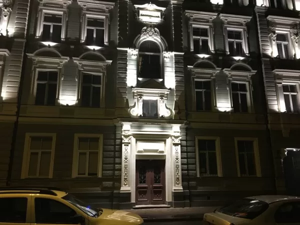 Facade lighting in Skolas str. 36