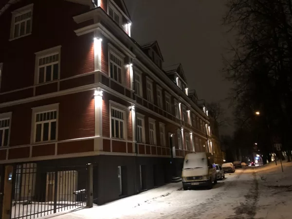 Fasādes apgaismojums Lapu ielā, Rīgā